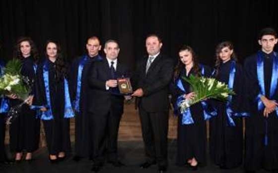   مصر اليوم - مدرسة قصر العلوم خرجت تلامذتها للعام 2014 في لبنان