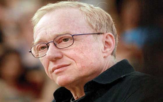   مصر اليوم - ديفيد جروسمان: الفلسطينيون والإسرائيليون حبساء حلقة مفرغة من العنف