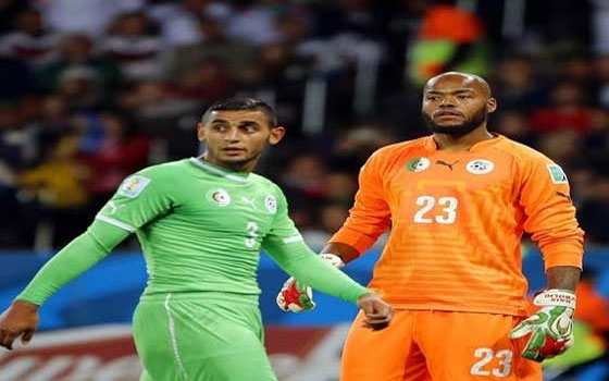   مصر اليوم - الجزائري مبولحي يتصدر استفتاء أفضل حارس مرمى