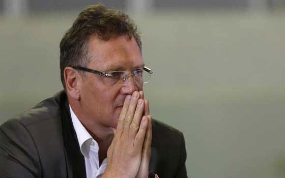   مصر اليوم - أمين عام الفيفا يثني على اعتذار لويس سواريز من كييليني