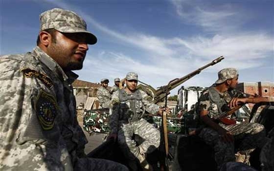   مصر اليوم - قصف عنيف على معقل لمسلحين في بنغازي