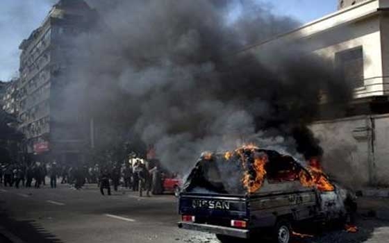   مصر اليوم - إشعال النيران في سيارة رئيس مباحث الآداب في دمياط