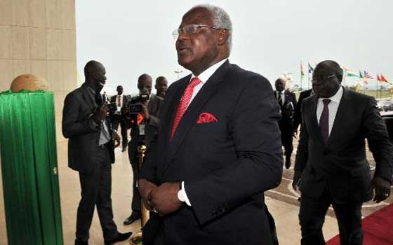   مصر اليوم - رئيس سيراليون يعلن حالة الطوارئ بعد انتشار وباء أيبولا