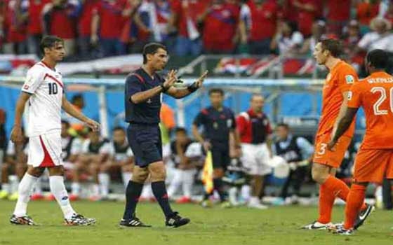   مصر اليوم - إيرماتوف أكثر الحكام إدارة للمباريات في تاريخ المونديال