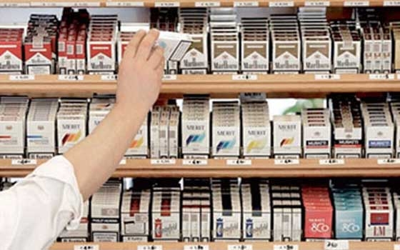 مصر اليوم - السيسي يصدر قرارا بزيادة أسعار السجائر والكحوليات