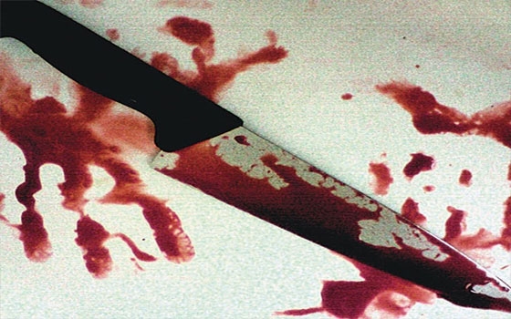   مصر اليوم - فتى يذبح زميلاً له عقب صلاة الفجر في مسجد في الفيوم