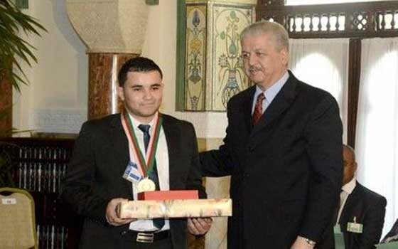   مصر اليوم - سلال يكرم المتفوقين في إمتحان شهادة البكالوريا لدورة حزيران