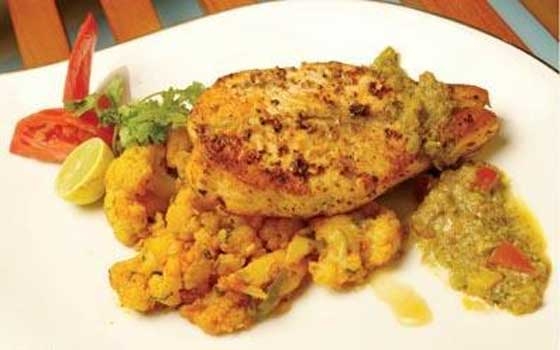   مصر اليوم - صينية السمك والجمبرى بالبشاميل اللذيذ