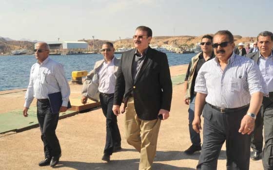   مصر اليوم - تطوير طريق نويبع – دهب خلال 10 أيَّام لتشجيع السِّياحة