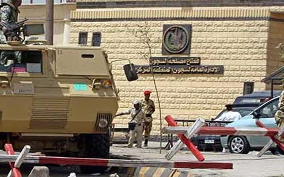   مصر اليوم - مصلحة السجون تؤكد عدم وجود زيارات استثنائيّة لمرسي وقيادات الإخوان