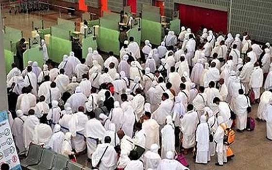   مصر اليوم - عودة أول فوج للمعتمرين إلى ميناء سفاجا