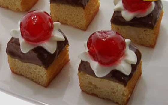   مصر اليوم - دوائر كيك الشيكولاتة والكريمة