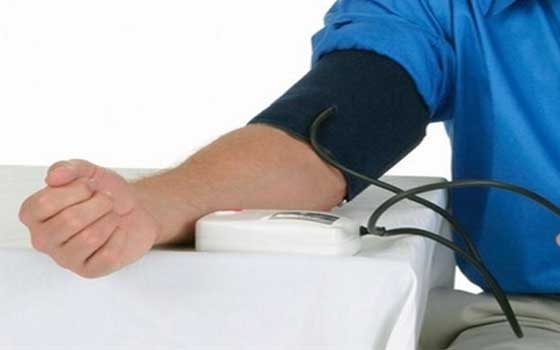   مصر اليوم - التوعية بإرتفاع نسبة ضغط الدم في مدينة عبري في عمان