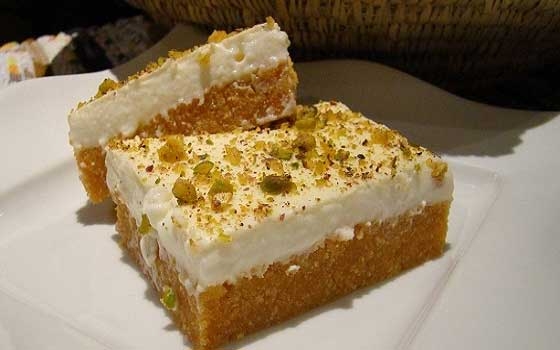   مصر اليوم - عيش السرايا محشو بجوز الهند