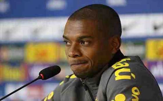   مصر اليوم - فرناندينو يكشف خطة البرازيل للفوز على كولومبيا