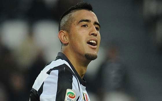   مصر اليوم - أرتورو فيدال لاعب يوفينتوس يفضل الإنتقال إلى مانشستر يونايتد