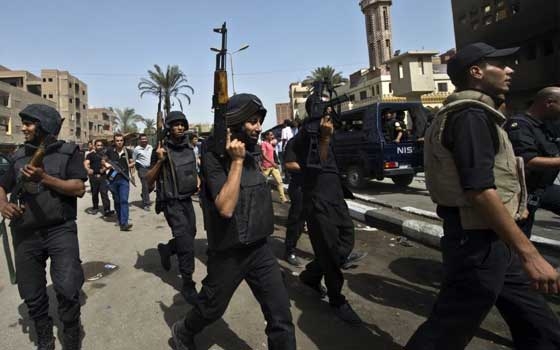   مصر اليوم - الأمن ينجح في توقيف ٣ متهمين شاركوا في تفجيرات الاتحاديَّة