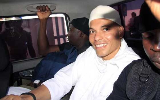   مصر اليوم - كريم واد ابن رئيس السنغال السابق يؤكد انه سجين سياسي