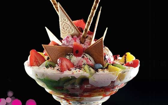   مصر اليوم - كوكتيل الفواكه بالآيس كريم