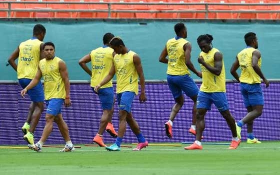   مصر اليوم - لاعبو الإكوادور يعلّقون إضرابهم بعد تعهدات بسداد رواتبهم المتأخرة