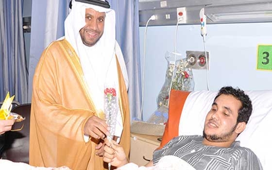   مصر اليوم - لجان أصدقاء المرضى في تبوك يشاركون المنومين فرحة العيد