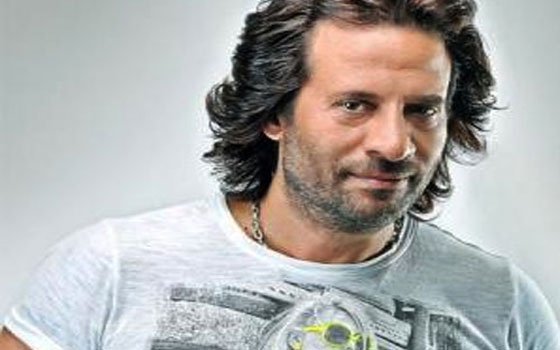 مصر اليوم - المصري يعلن أن هناك شخصيتان تتسولان في الوسط الفني