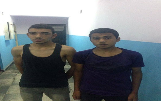   مصر اليوم - توقيف عضوي أولتراس ربعاوي لحرق سيّارتين في بورسعيد