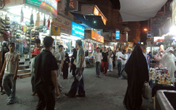   مصر اليوم - الأسواق المحلية تسجل حركة شرائية منقطعة النظير تحضيراً لعيد الفطر