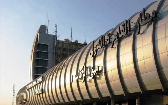 مصر اليوم - إلغاء سفر 5 ركاب وترحيل راكبة نيجيرية من مطار القاهرة