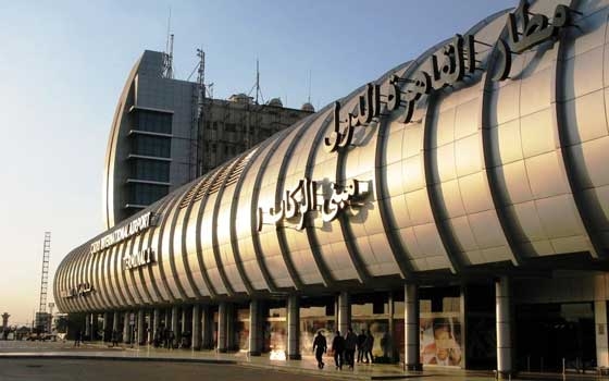 مصر اليوم - ترحيل 14 راكباً من مطار القاهرة لعدم حصولهم على تأشيرة دخول مسبقة