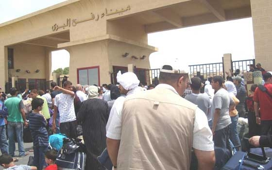   مصر اليوم - أحزاب سياسية مصرية تطالب السيسي بفتح معبر رفح بشكل دائم مع حفظ الأمن القومي