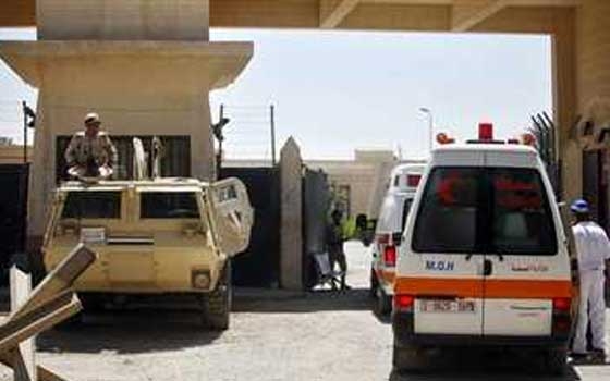   مصر اليوم - وصول 9 حالات من الجرحى والمصابين الفلسطينيين عبر معبر رفح