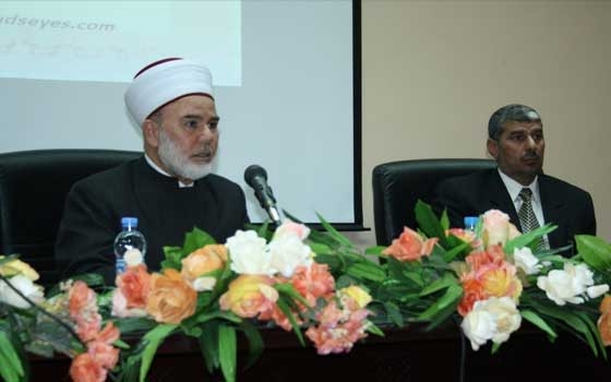   مصر اليوم - مفتي الأردن يحاضر في اليرموك حول فضائل ليلة القدر