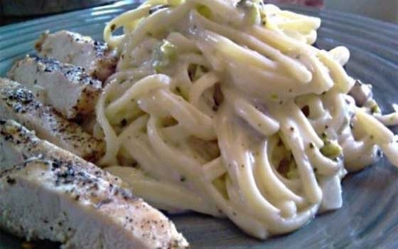   مصر اليوم - مكرونة بالصوص الأبيض والدجاج