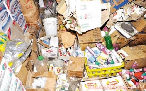   مصر اليوم - ضبط 3 أطنان مواد غذائية فاسدة في الضفة