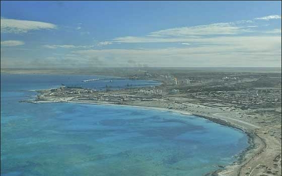   مصر اليوم - محتجون ليبيون يغلقون ميناء البريقة النفطي شرق البلاد