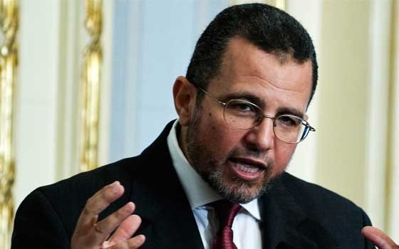   مصر اليوم - ترحيل هشام قنديل من سجن طره إلى مديرية أمن الجيزة للإفراج عنه