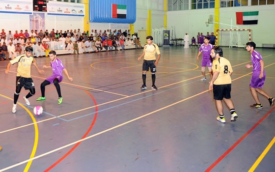   مصر اليوم - شرطة أبوظبي تنظم مونديال العمال في مدينة إيكاد