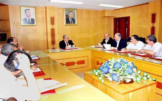   مصر اليوم - تكثيف الدوريات على الأسواق وعدم التساهل في حق المخالفين في سورية