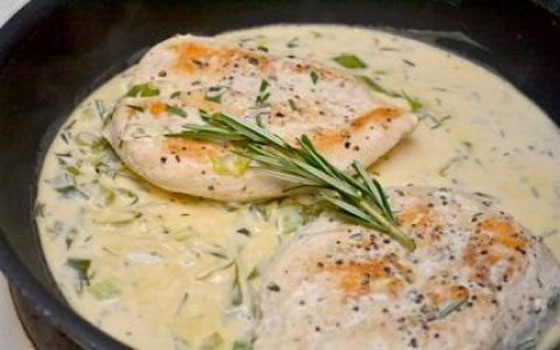   مصر اليوم - طريقة عمل دجاج بصوص الروزماري