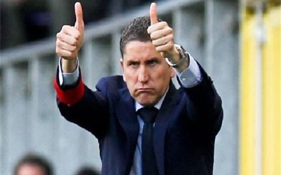   مصر اليوم - الجهاز الفنيّ للأهلي المصريّ يستغني عن خدمات أربعة من لاعبيه الشَّباب