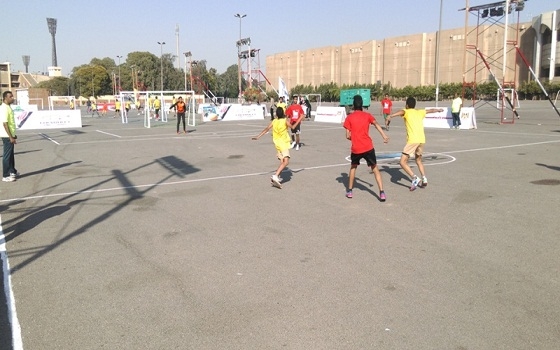   مصر اليوم - تنافسًا حماسيًا في اليوم الثالث من الدورة الرمضانية في إستاد القاهرة