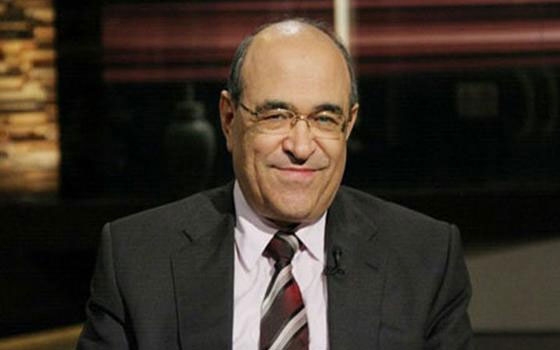   مصر اليوم - مصطفى الفقي ينفي إنتمائه إلى مدرسة زكريا عزمي