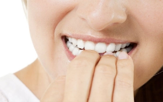   مصر اليوم - قضم الأظافر نتيجة التوتر يعرضك إلى العديد من المخاطر