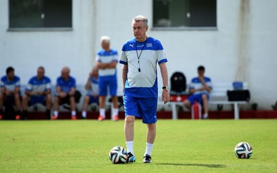   مصر اليوم - هيتسفيلد: سويسرا ستظهر لكم كيفية الحد من خطورة ميسي