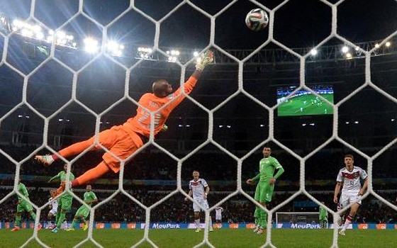   مصر اليوم - مبولحي سندخل التاريخ وشورله الأمر الأهم أننا في ربع النهائي