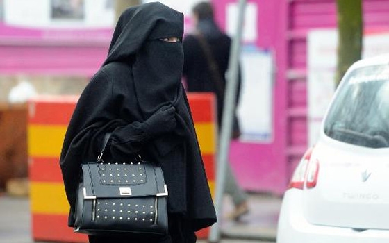   مصر اليوم - المحكمة الأوروبية لحقوق الإنسان تصادق على حظر النقاب والبرقع