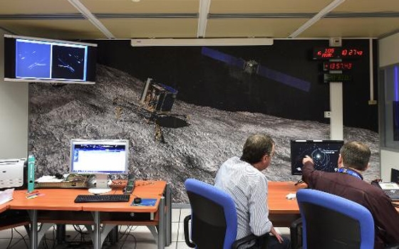   مصر اليوم - المسبار روزيتا يراقب مذنبًا عن كثب تمهيدًا للهبوط على سطحه