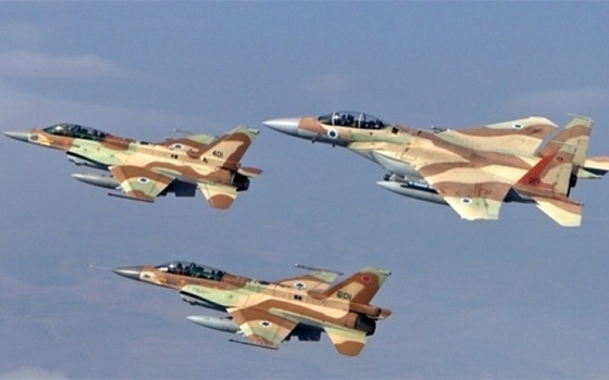   مصر اليوم - الطيران الإسرائيلي يواصل غاراته على غزة وأرتفاع أعداد الشهداء إلى 174