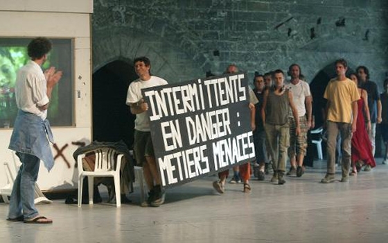   مصر اليوم - التحركات النقابية تهدد مهرجانات فرنسا